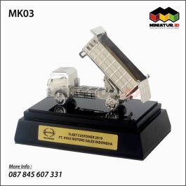 MK03 Miniatur Dump Truck Hino