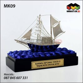 MK09 Miniatur Kapal Layar DJP Jawa Timur