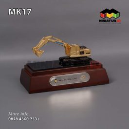 MK17 Souvenir Miniatur Excavator Komatsu United Tractors