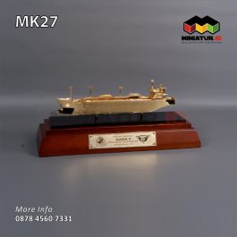 MK27 Sovenir Miniatur Kapal Tanker 86