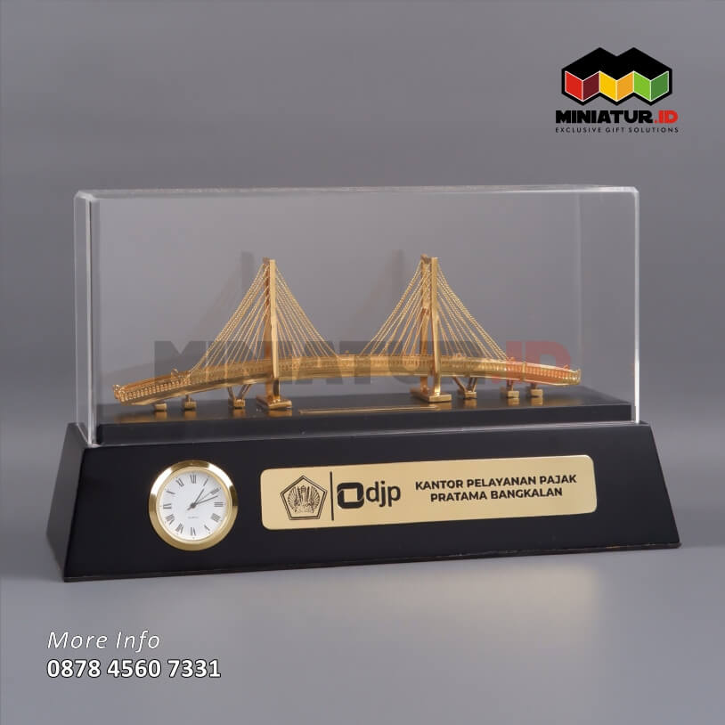 Box Souvenir Miniatur Jembatan Suramadu DJP Bangkalan