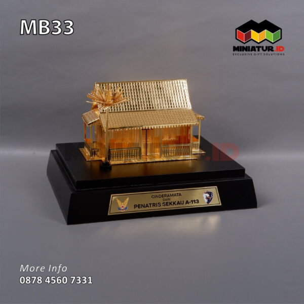 Souvenir Miniatur Rumah Adat Betawi