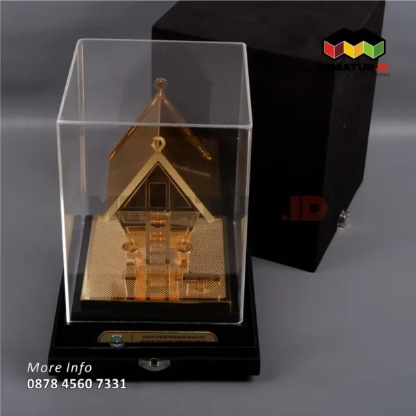 Box Souvenir Miniatur Leuit Baduy