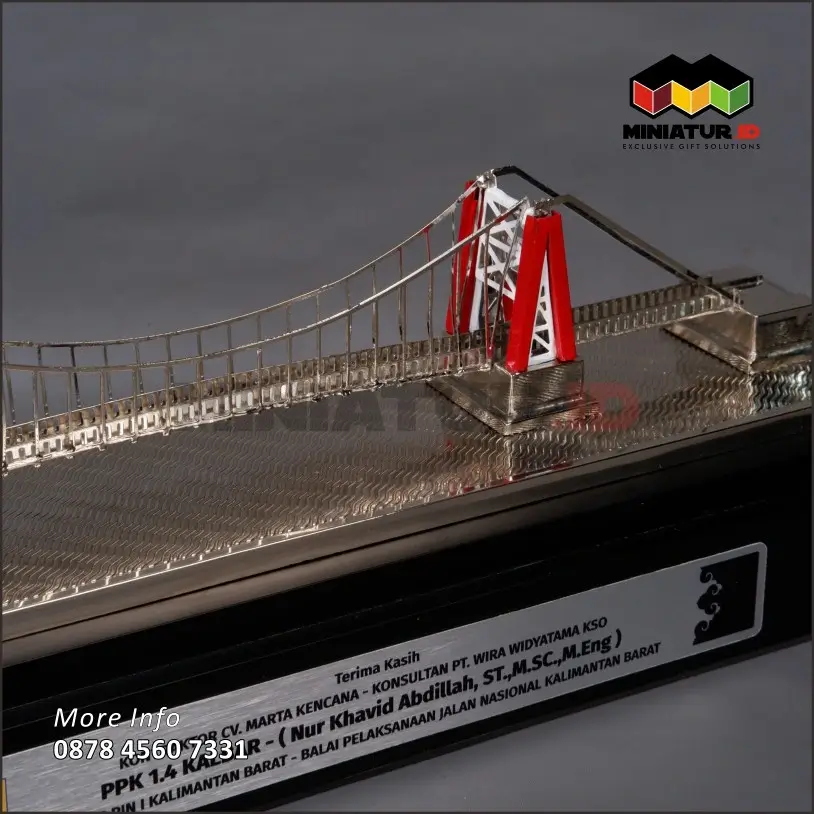 Detail MJ09 Miniatur Logam Jembatan Gantung
