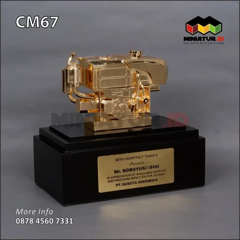 CM67 Miniatur Logam Diesel Engine PT Kubota Indonesia