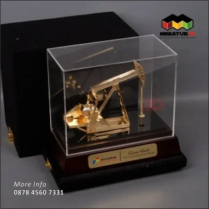 Box MTG41 Miniatur Logam Pump Jack Pertamina