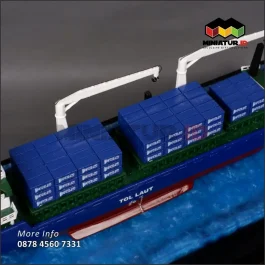 MK64 Miniatur Kapal Kargo PELNI (Tol Laut)