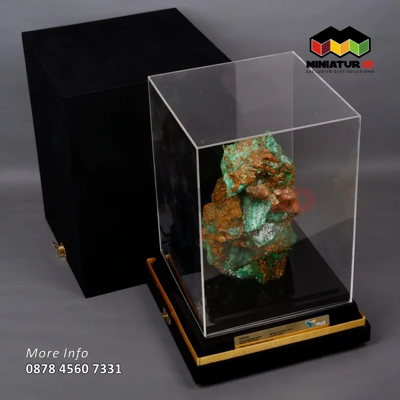 Box CM71 Miniatur Batuan Garnierite PT Vale Indonesia