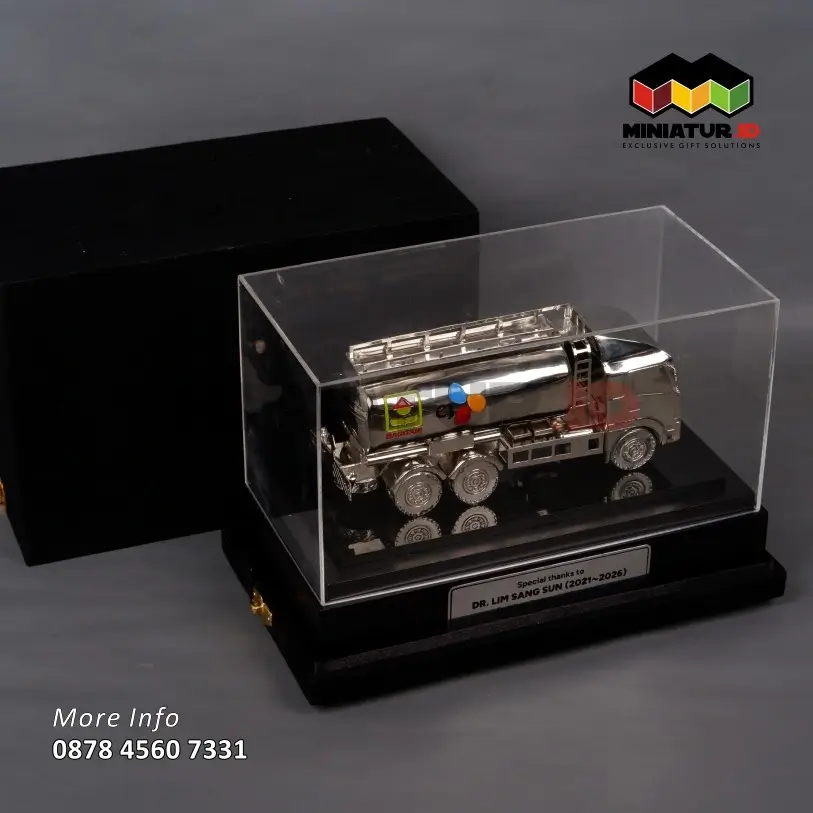 Box MK69 Miniatur Kendaraan Truk Tangki Bagitani